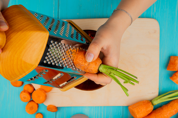 Mandoline slicer for vegetable preparation